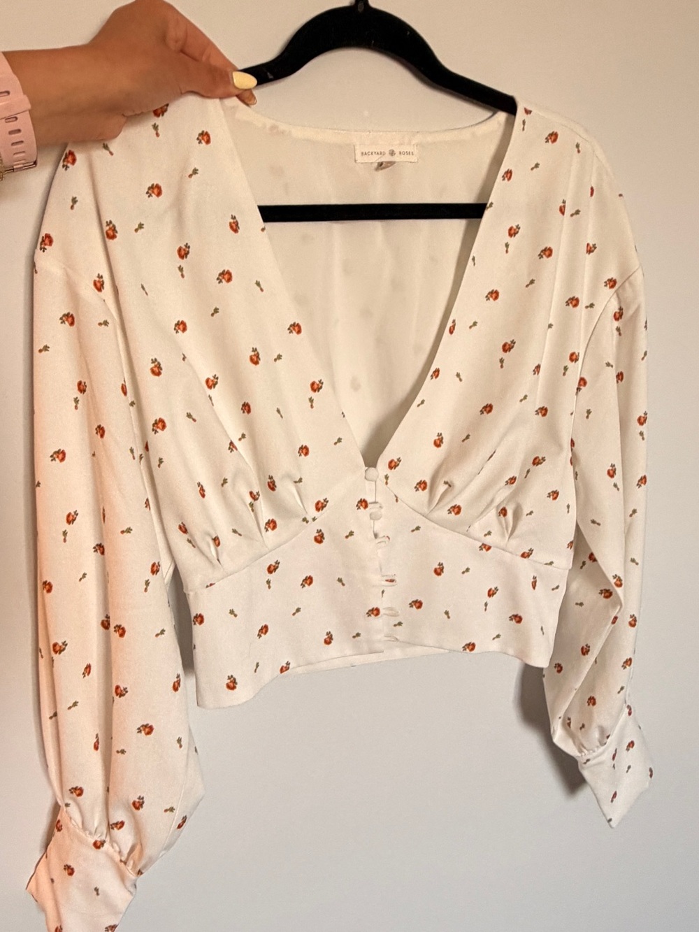 White Floral V-Neck Long Sleeve Cropped Blouse